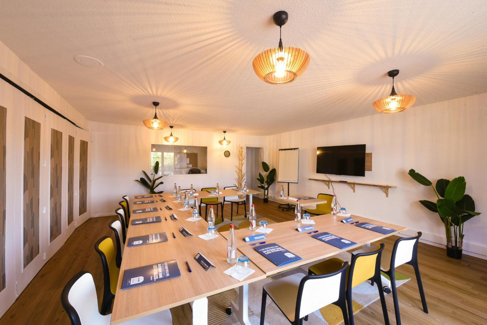 Kyriad Villeneuve Saint Georges - Hotel Renove Buitenkant foto