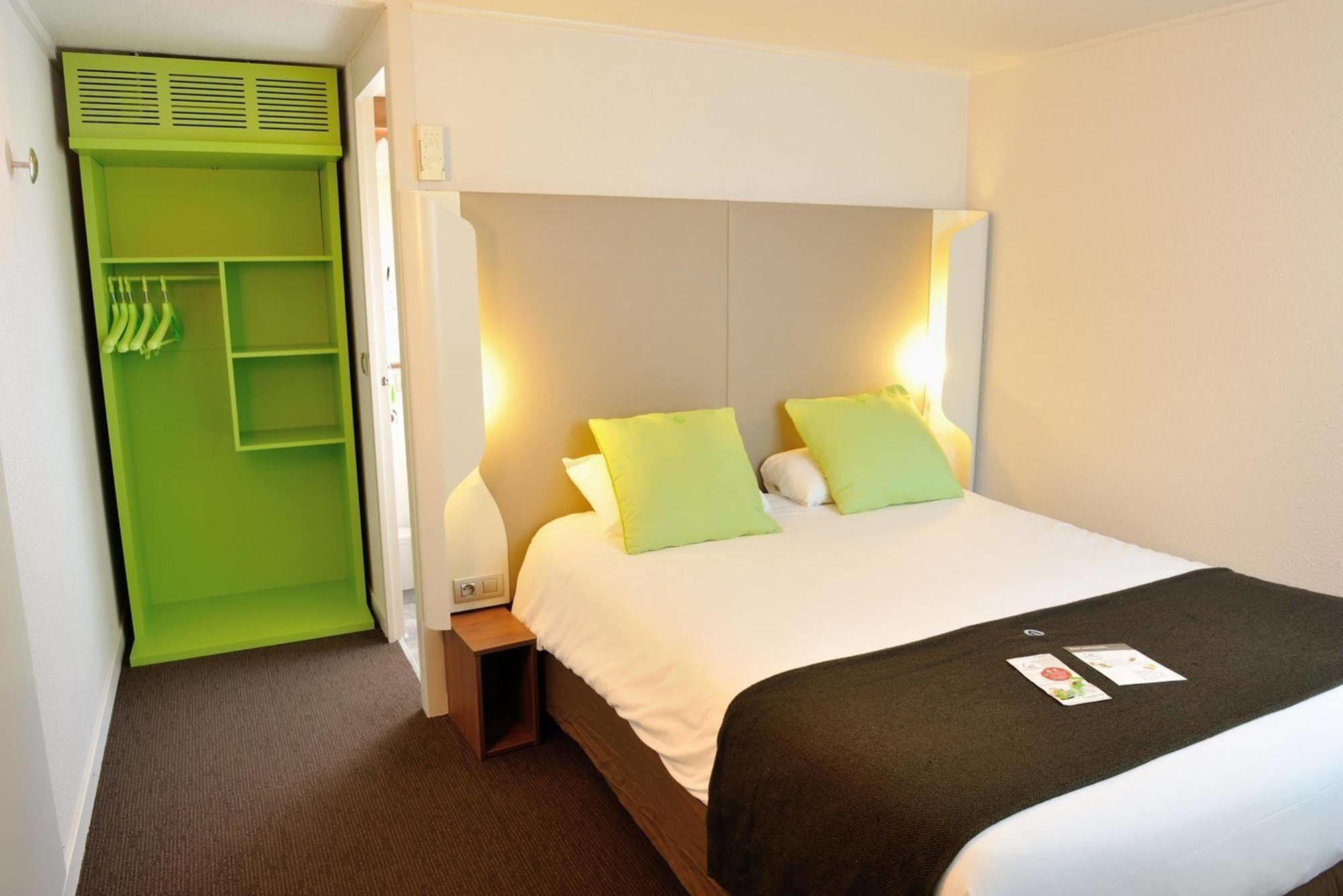 Kyriad Villeneuve Saint Georges - Hotel Renove Buitenkant foto